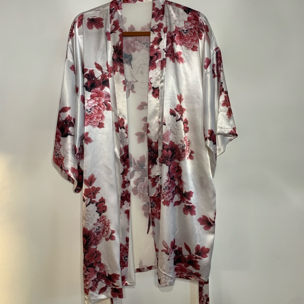Faux Silk White and Pink Flower Robe